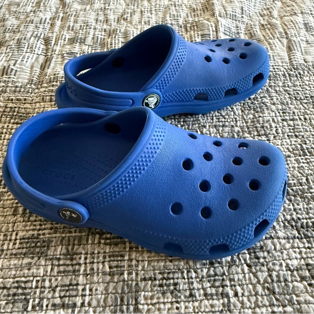 Crocs Classic Clog Little Kids Size 13 Blue Bolt Water Shoe - Picture 2 of 8